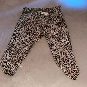 Leopard lightweight ankle pants